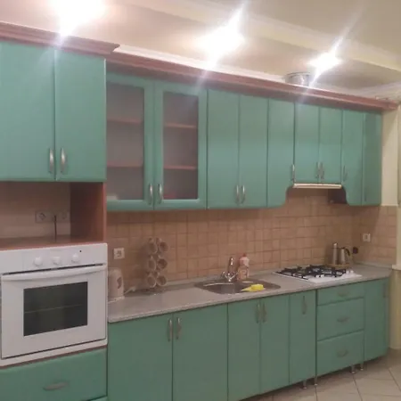 Doba - центр-собор 2 ком 6 міс завжди тепла ! Munkács